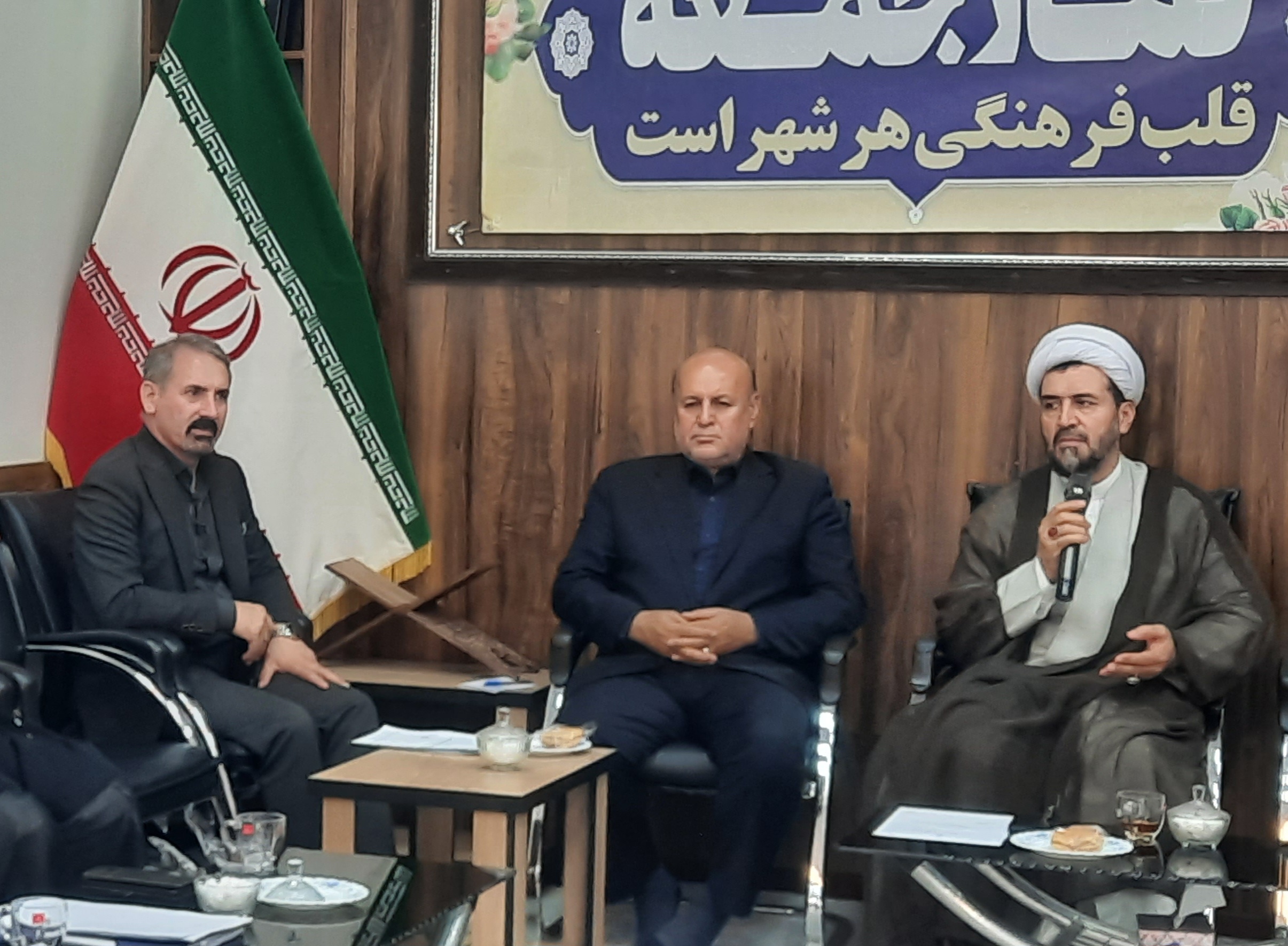 فرهنگ‌سازی باید از رفتار مسئولان آغاز شود/ لزوم هماهنگی میان گفتار و رفتار مدیران