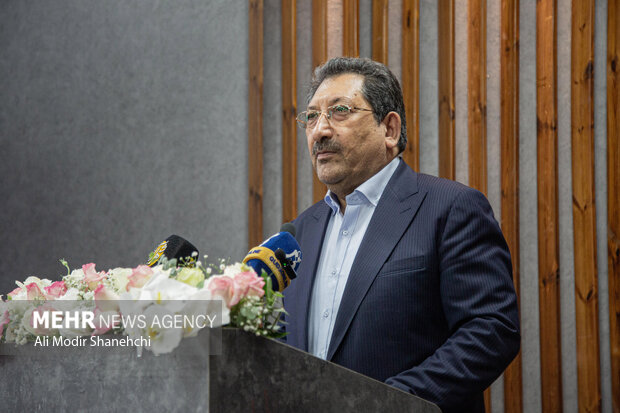 وزیر صمت: اولویت نخست تأمین ارز باید مواد اولیه تولید باشد