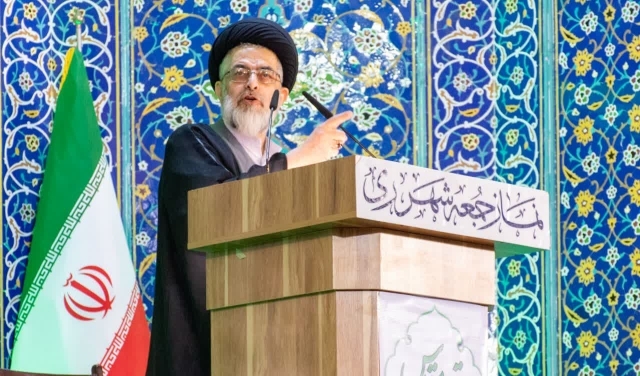 دشمن فقط دست و پا می‌زند و کارش تمام است/ آمریکا خودش را نمی‌تواند حفظ کند