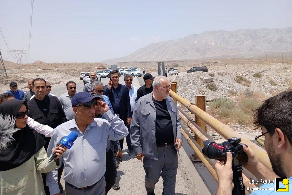 بازدید معاون اجرایی رئیس‌جمهور و وزیر نیرو از تونل و پل مورد حمله واقع شده هرمزگان