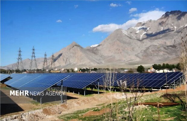 بهره‌برداری از نیروگاه خورشیدی ۳ مگاواتی فسا با حضور وزیر کار