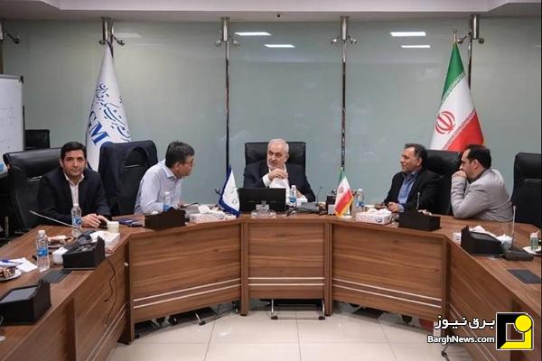 بازدید سرزده وزیر نیرو از شرکت مدیریت شبکه برق ایران